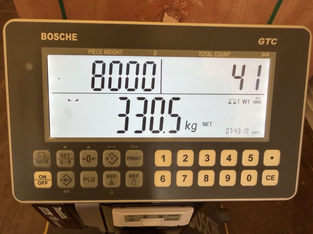 Gewichtsbasierte Kommissionierung von Druckfedern mit industrieller Zählwaage bei IV Metall
